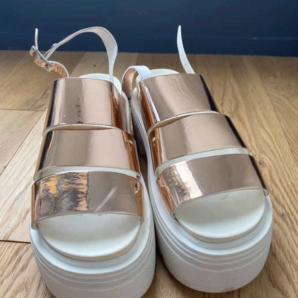 Rose Gold Metallic Platform Sandals! - Picture 2 of 2
